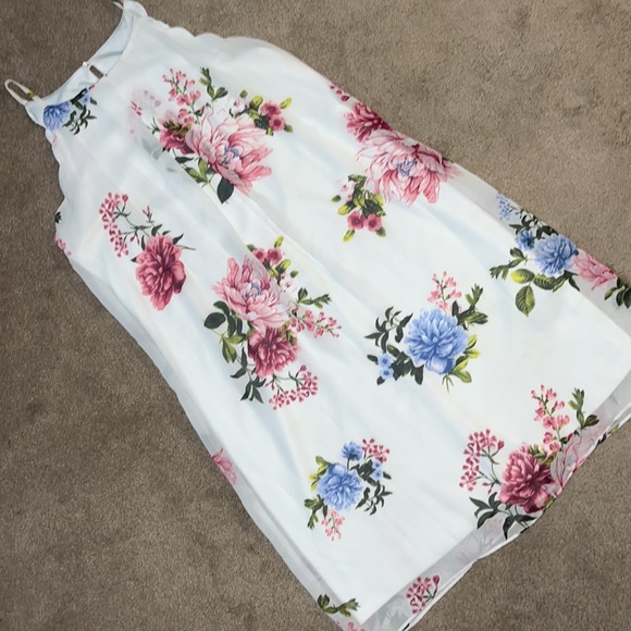 White dress with floral pattern - EUC!! Worn once $20 - Picture 2 of 6